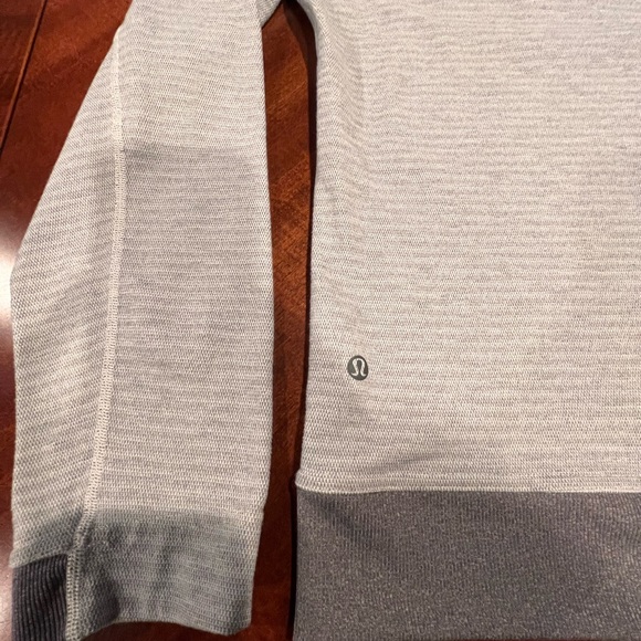 Men’s Large Lululemon Athletica Crewneck sweater - Picture 4 of 8